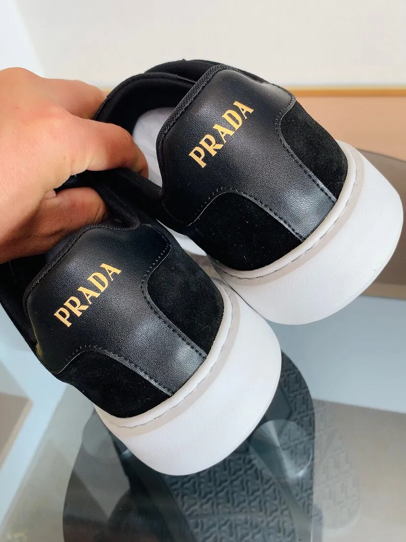 Factory price 420. 【PRADA】Prada’s latest 🎁🎁 fashionable casual men’s shoes 👟, hot style 💥 simple and elegant style, exclusive for trendy men. Exclusive official website latest brand 👑original decoration, fashionable and generous, original cowhide leather ✅ breathable sheepskin lining, official website designated wear-resistant casual outsole, classic model taken in real life 🎬38-44. Can be customized45